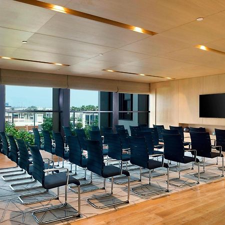 La Ville Hotel & Suites City Walk Dubai, Autograph Collection Exteriör bild Meeting room at the Westin Mumbai International Airport