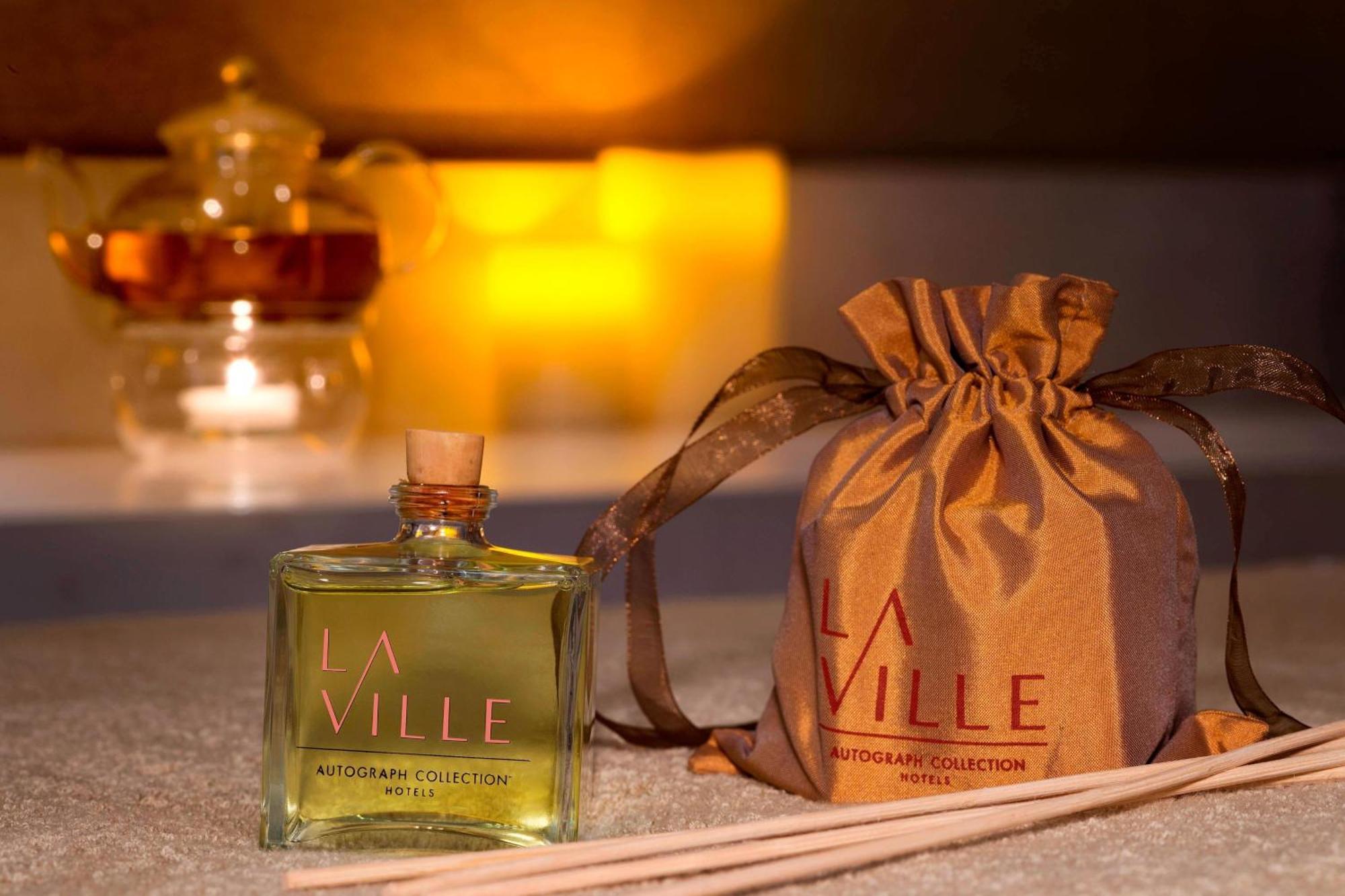 La Ville Hotel & Suites City Walk Dubai, Autograph Collection Exteriör bild A reed diffuser